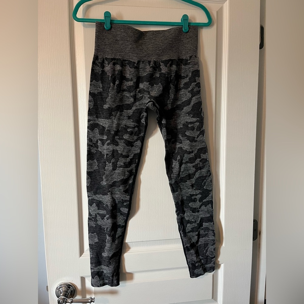 Amazon Charcoal Camouflage Leggings
